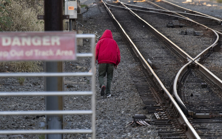 Miracle on the Tracks: The Commuter Who Risked Everything to Save a Stranger